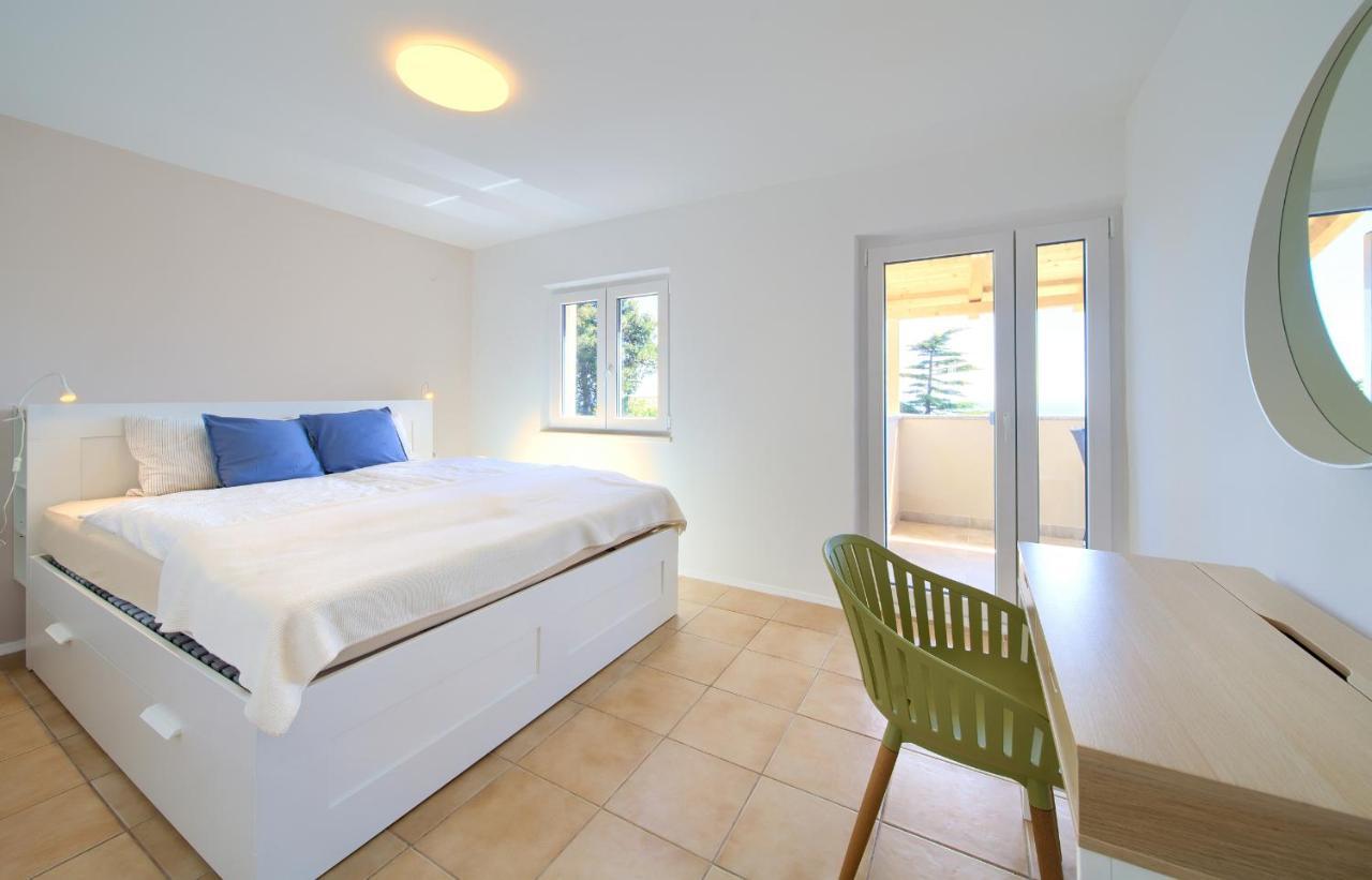 Seascape Apartment Krk Town Bagian luar foto